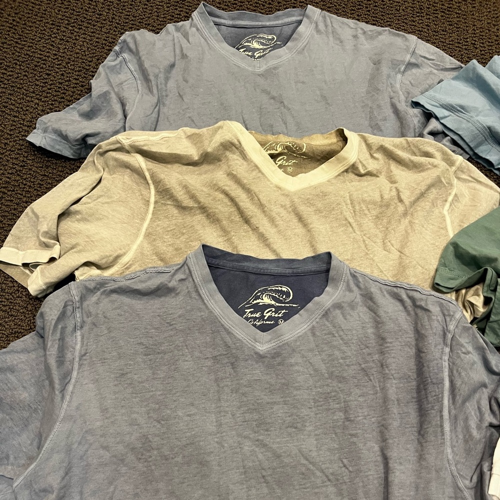 V neck True Grit